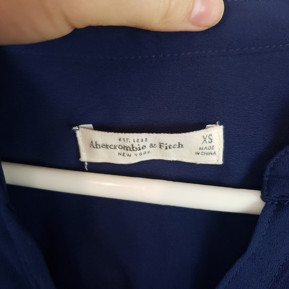 Abercrombie and Fitch Button Down Shirt Blouse Blue Size Extra Small - Picture 5 of 6